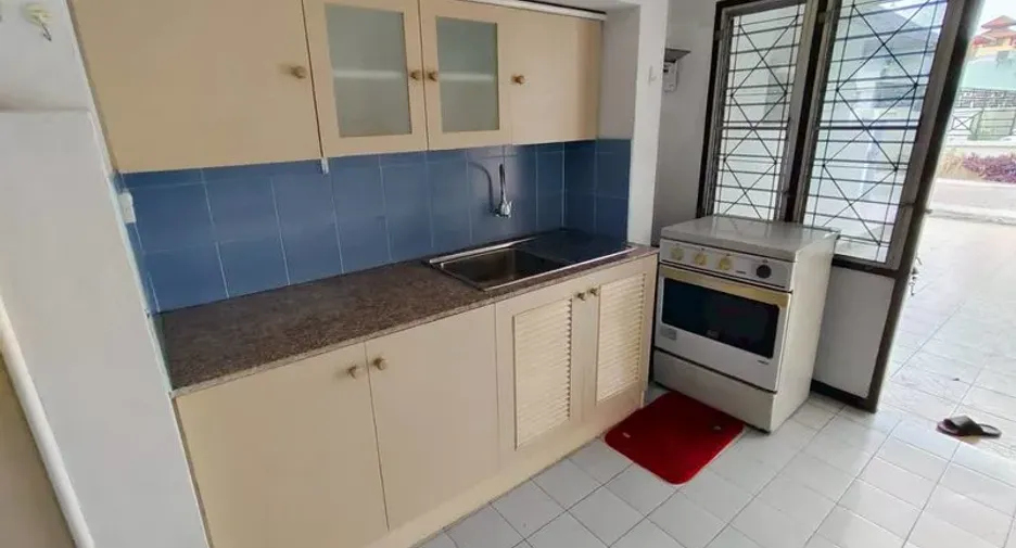 Reihenhaus zur Miete mit 2 Zimmer in Bang Lamung, Chonburi