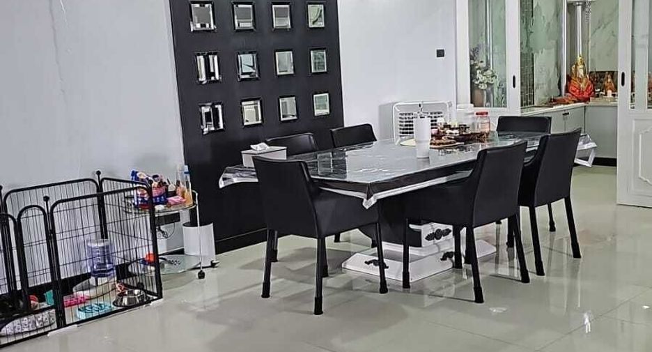 For sale and for rent 3 bedrooms condo in Watthana, Bangkok