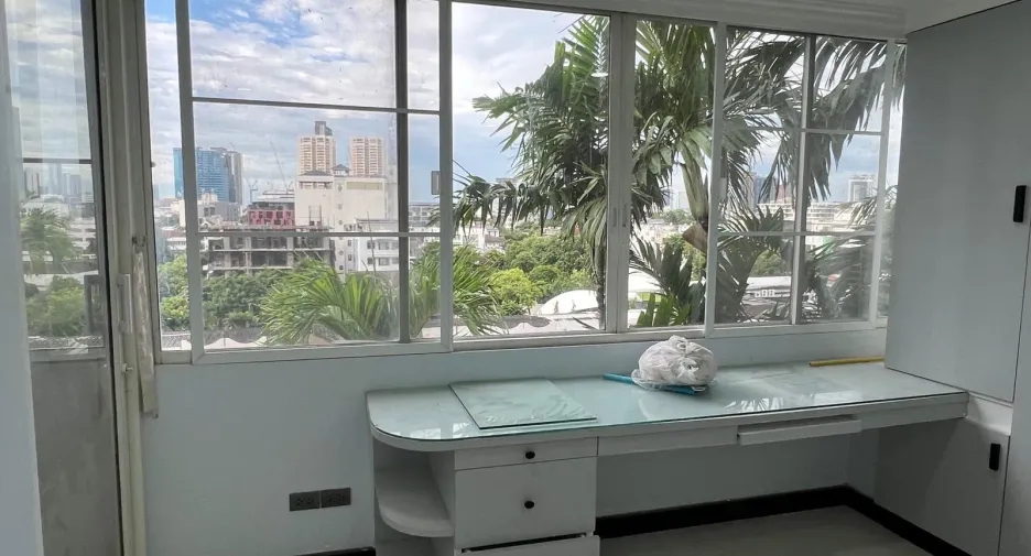 For sale and for rent 3 bedrooms condo in Watthana, Bangkok