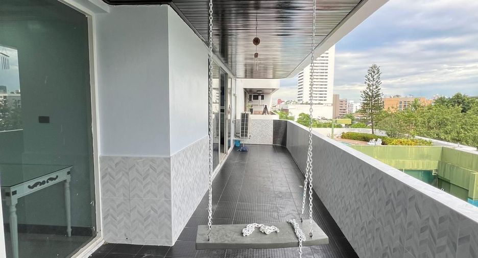 For sale and for rent 3 bedrooms condo in Watthana, Bangkok