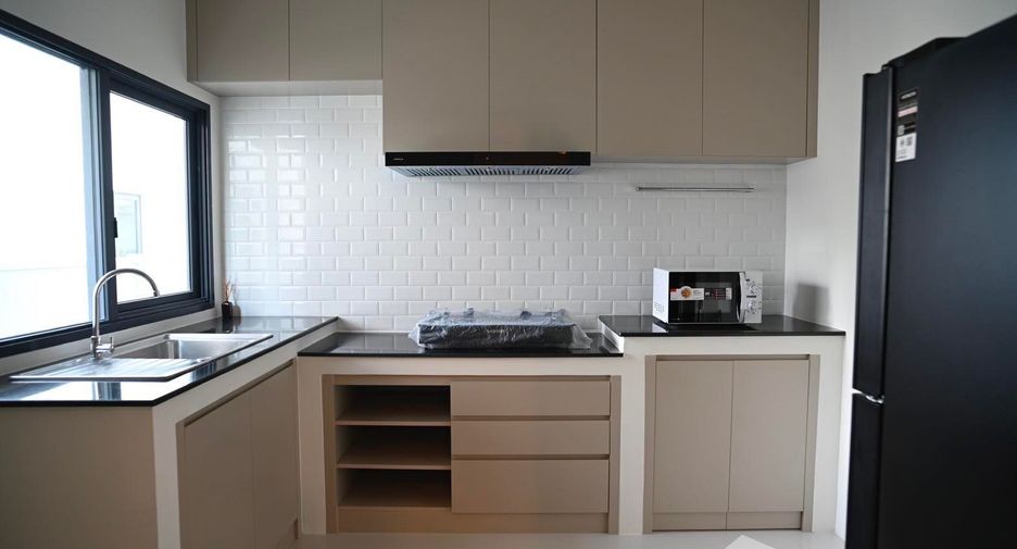 For sale and for rent 4 bedrooms house in Bang Phli, Samut Prakan