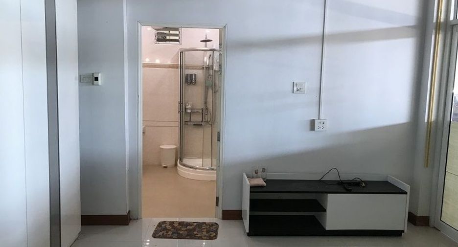 For rent 1 bed retail Space in Sawang Daen Din, Sakon Nakhon