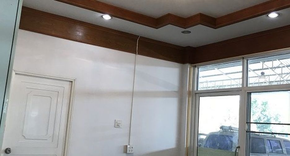 For rent 1 bed retail Space in Sawang Daen Din, Sakon Nakhon