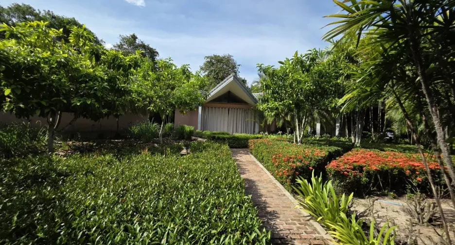 For sale 2 bedrooms villa in Cha Am, Phetchaburi