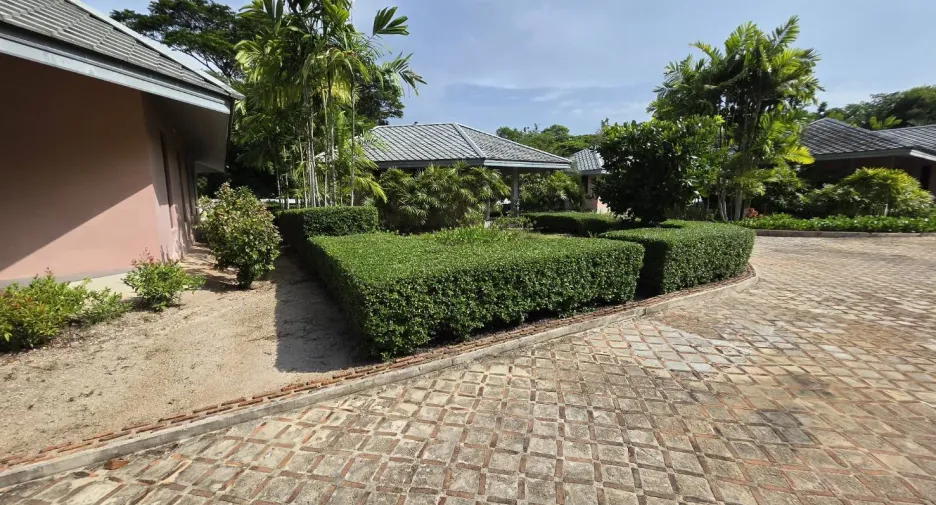 For sale 2 bedrooms villa in Cha Am, Phetchaburi