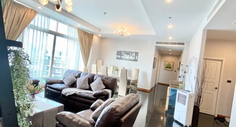 Condo en venta y en alquiler de 5 habitaciones en Huai Khwang, Bangkok