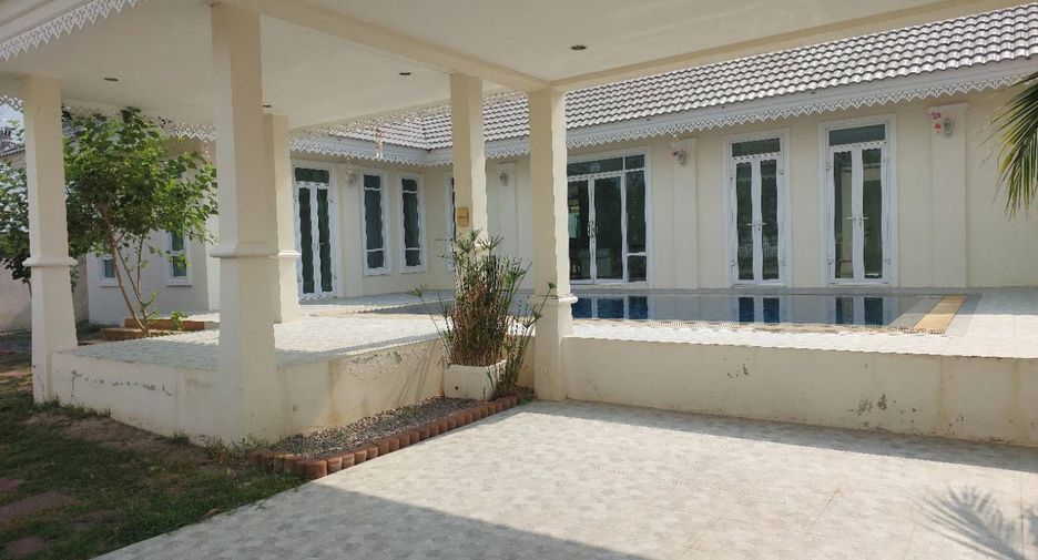 For rent 3 bedrooms villa in Hua Hin, Prachuap Khiri Khan