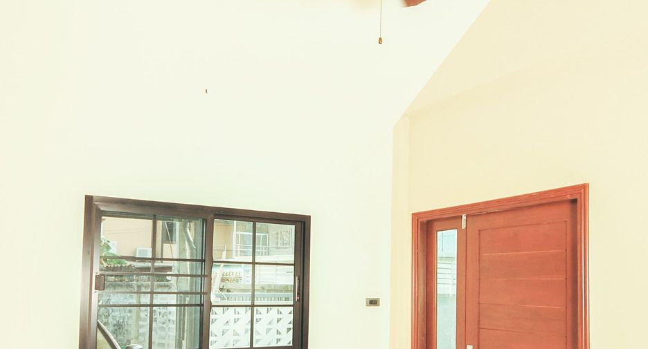 For sale 3 bedrooms townhouse in Bueng Kum, Bangkok