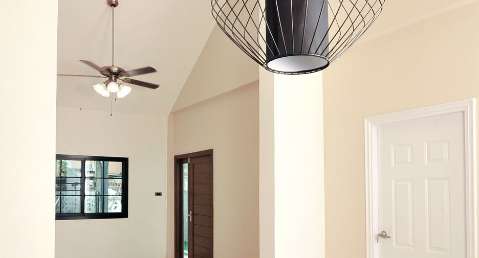 For sale 3 bedrooms townhouse in Bueng Kum, Bangkok