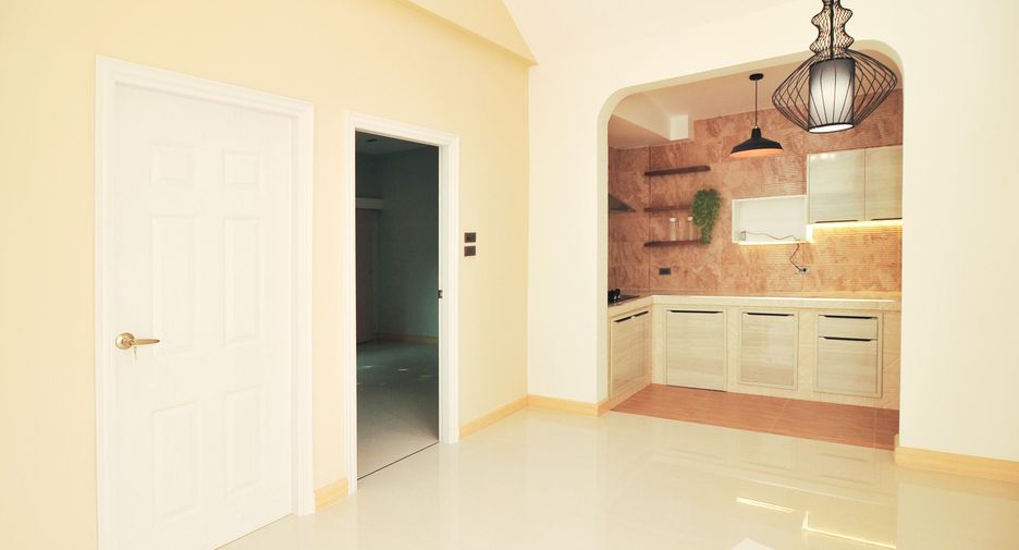 For sale 3 bedrooms townhouse in Bueng Kum, Bangkok