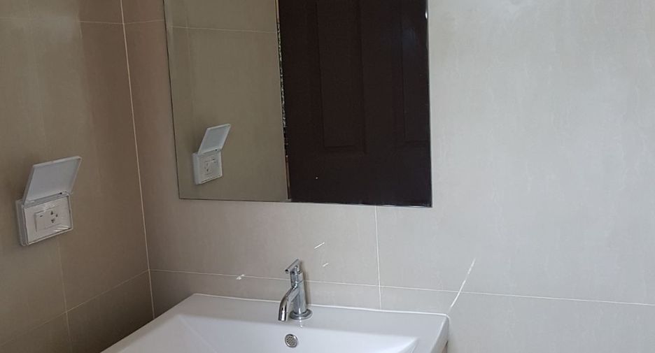 For rent 3 bedrooms villa in Bang Lamung, Chonburi
