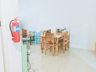 Casa adosada en venta de 3 habitaciones en Bang Bo, Samut Prakan