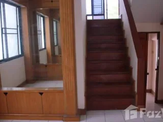 Reihenhaus zum Kauf mit 3 Zimmer in Lat Phrao, Bangkok