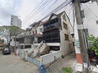 Reihenhaus zum Kauf mit 3 Zimmer in Lat Phrao, Bangkok