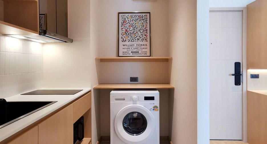 For sale studio condo in Khlong Toei, Bangkok