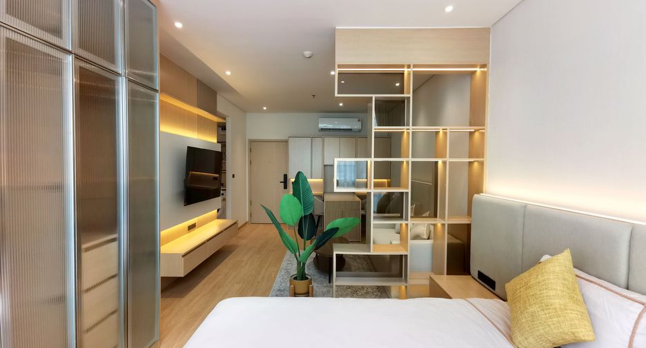 For sale studio condo in Khlong Toei, Bangkok