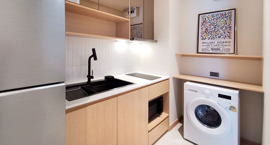 For sale studio condo in Khlong Toei, Bangkok