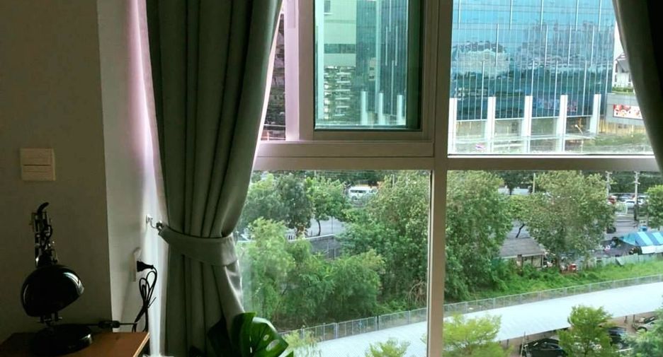 Condo en venta y en alquiler de 1 habitaciones en Huai Khwang, Bangkok