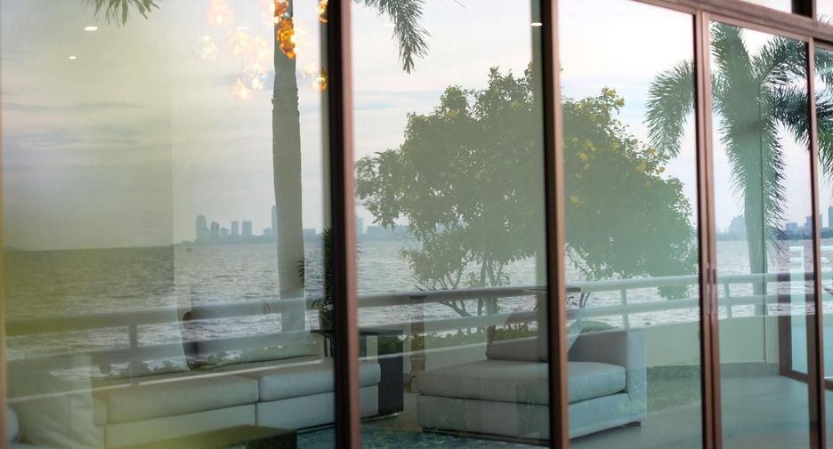 For rent 4 bedrooms condo in Bang Lamung, Chonburi