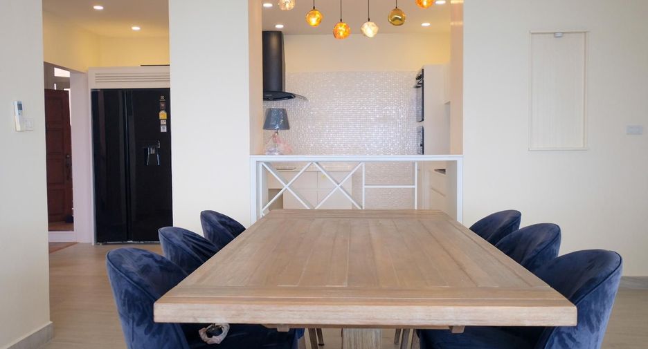 For rent 4 bedrooms condo in Bang Lamung, Chonburi