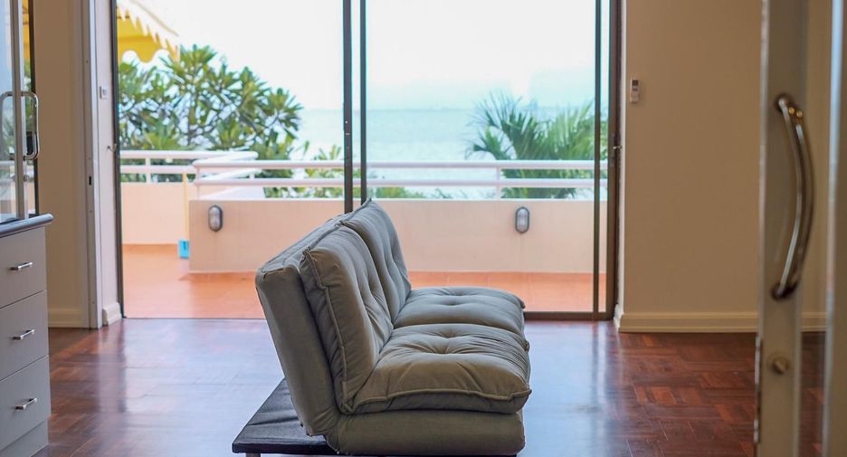 For rent 4 bedrooms condo in Bang Lamung, Chonburi