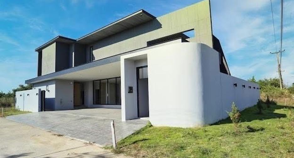 For sale 4 bedrooms house in Doi Saket, Chiang Mai