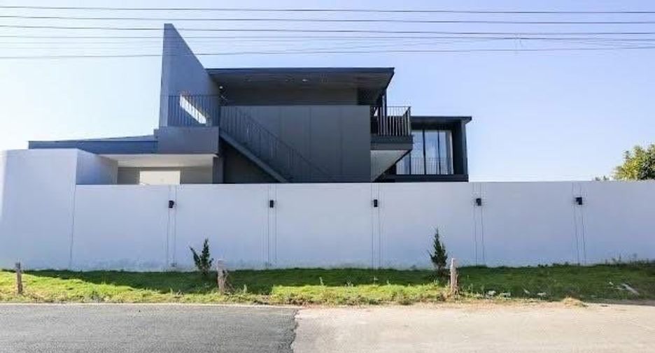 For sale 4 bedrooms house in Doi Saket, Chiang Mai