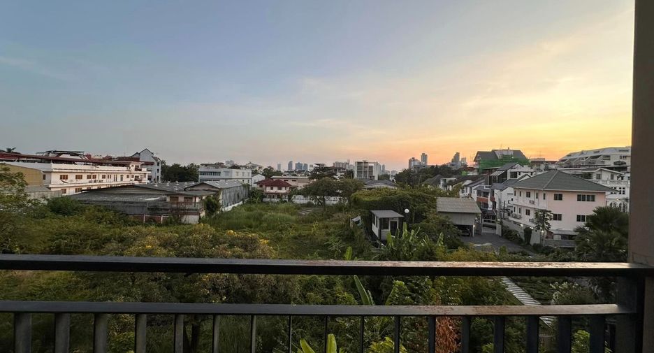 出售 2 卧室 公寓 在 Yan Nawa, 曼谷