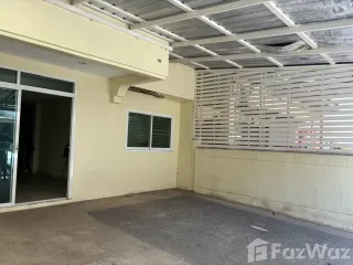 For sale 3 bedrooms townhouse in Bang Na, Bangkok