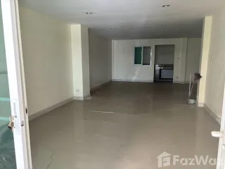 For sale 3 bedrooms townhouse in Bang Na, Bangkok