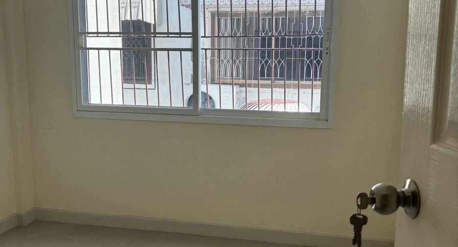 Reihenhaus zum Kauf mit 3 Zimmer in Bang Na, Bangkok