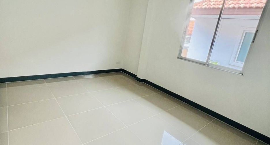 For sale 3 bedrooms townhouse in Thalang, Phuket