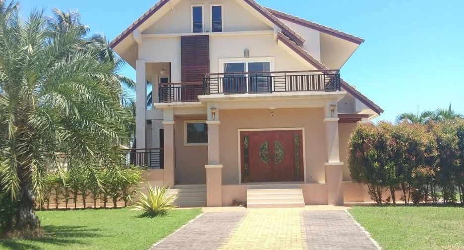 For sale 3 bedrooms villa in Thap Sakae, Prachuap Khiri Khan