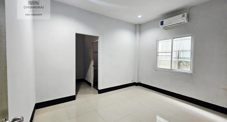 For sale 4 bedrooms townhouse in Mueang Chiang Rai, Chiang Rai