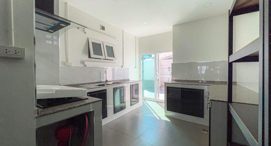 For sale and for rent 5 bedrooms villa in Bang Lamung, Chonburi