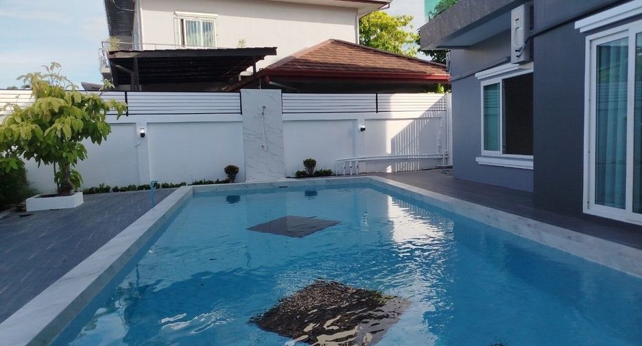 Villa en venta y en alquiler de 5 habitaciones en Bang Lamung, Chonburi