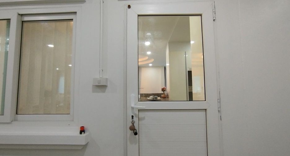 Villa en venta y en alquiler de 5 habitaciones en Bang Lamung, Chonburi