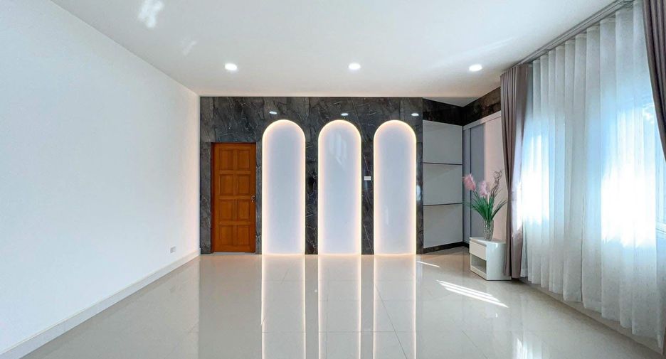 For sale and for rent 5 bedrooms villa in Bang Lamung, Chonburi