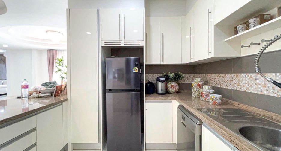 For sale and for rent 5 bedrooms villa in Bang Lamung, Chonburi