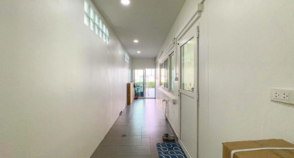 For sale and for rent 5 bedrooms villa in Bang Lamung, Chonburi