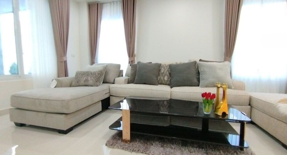 Villa en venta y en alquiler de 5 habitaciones en Bang Lamung, Chonburi