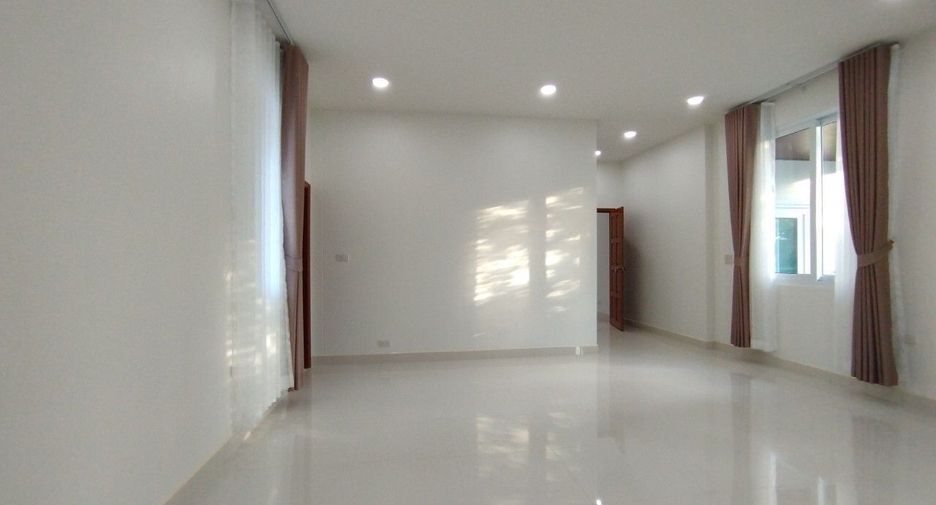 Villa en venta y en alquiler de 5 habitaciones en Bang Lamung, Chonburi