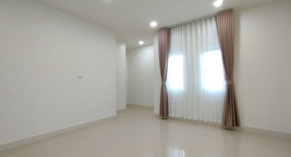 Villa en venta y en alquiler de 5 habitaciones en Bang Lamung, Chonburi
