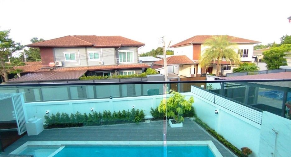 Villa en venta y en alquiler de 5 habitaciones en Bang Lamung, Chonburi