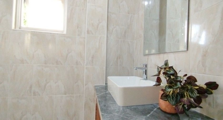 Villa en venta y en alquiler de 5 habitaciones en Bang Lamung, Chonburi