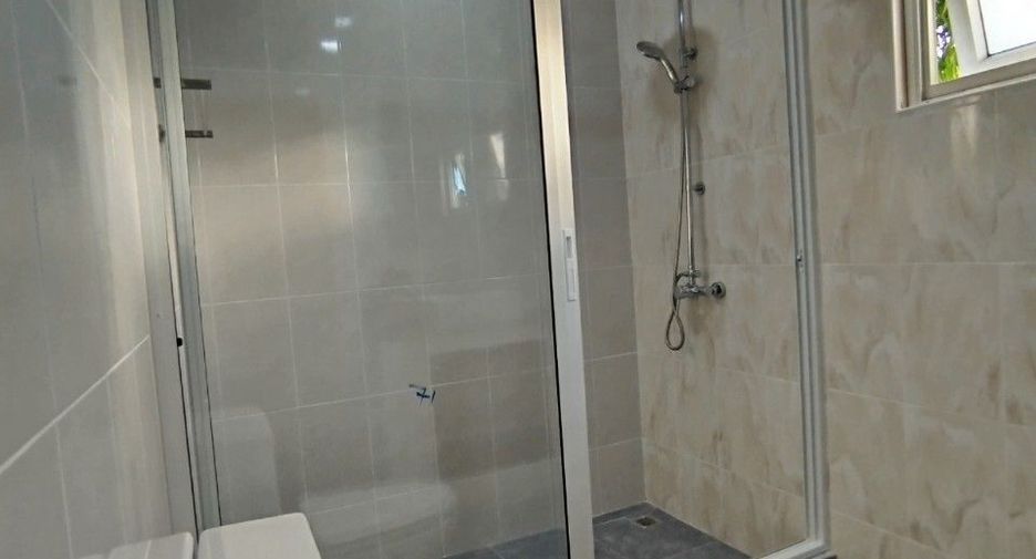 Villa en venta y en alquiler de 5 habitaciones en Bang Lamung, Chonburi