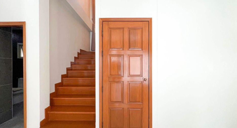 For sale and for rent 5 bedrooms villa in Bang Lamung, Chonburi