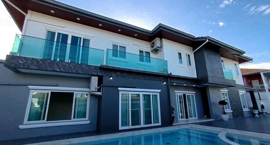 Villa en venta y en alquiler de 5 habitaciones en Bang Lamung, Chonburi