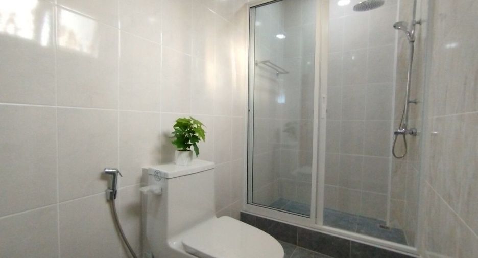 Villa en venta y en alquiler de 5 habitaciones en Bang Lamung, Chonburi