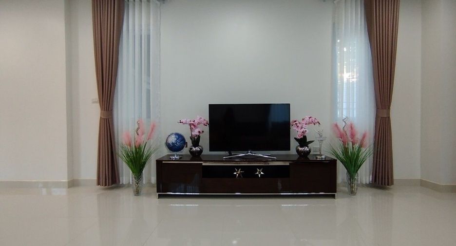 Villa en venta y en alquiler de 5 habitaciones en Bang Lamung, Chonburi